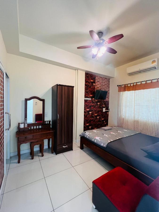 Aekkalukthai Hostel Rayong Exterior photo